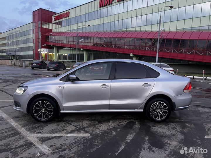 Volkswagen Polo 1.6 AT, 2010, 239 700 км