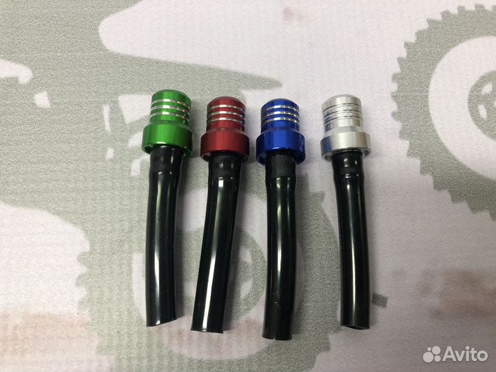 Клапан крышки топливного бака