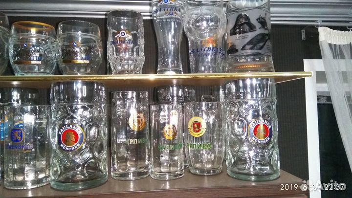 Коллекция пивных кружек и стаканов