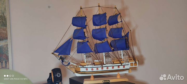 Модель парусника из дерева