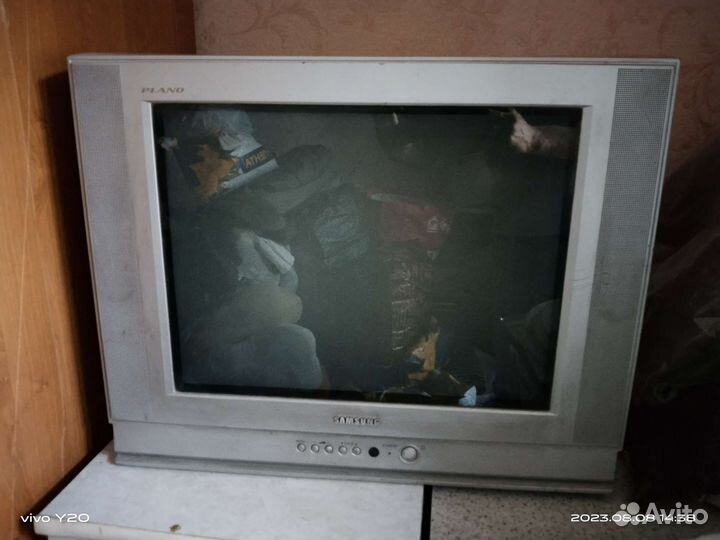 Телевизор Samsung 52 см