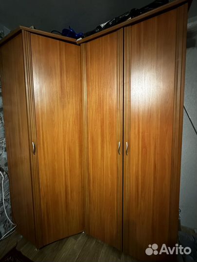 Шкаф угловой