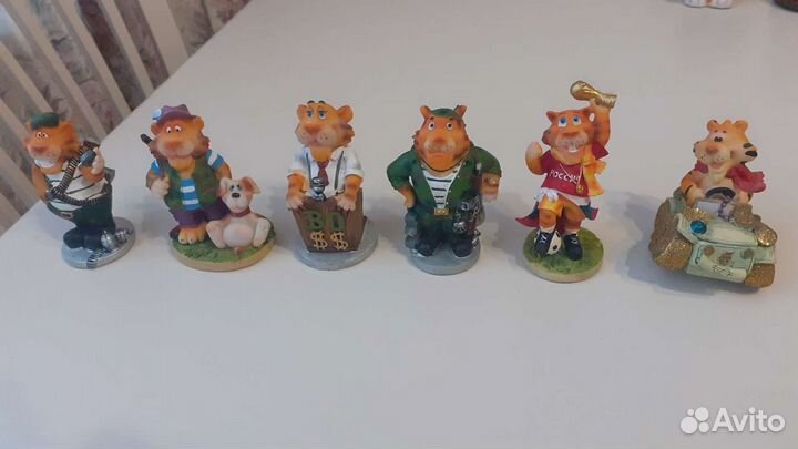 Керамические статуэтки и новог.украшения