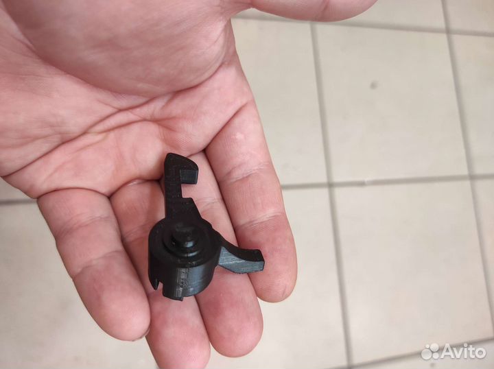 Крючок для крышки стиральной машины Midea