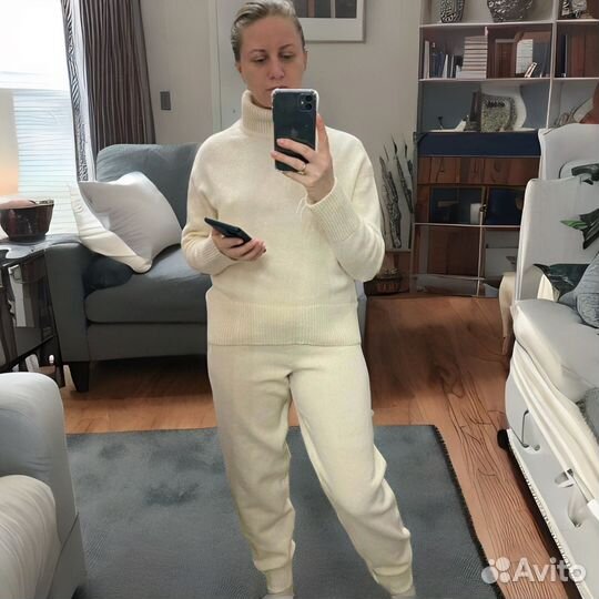 Вязаный костюм женский