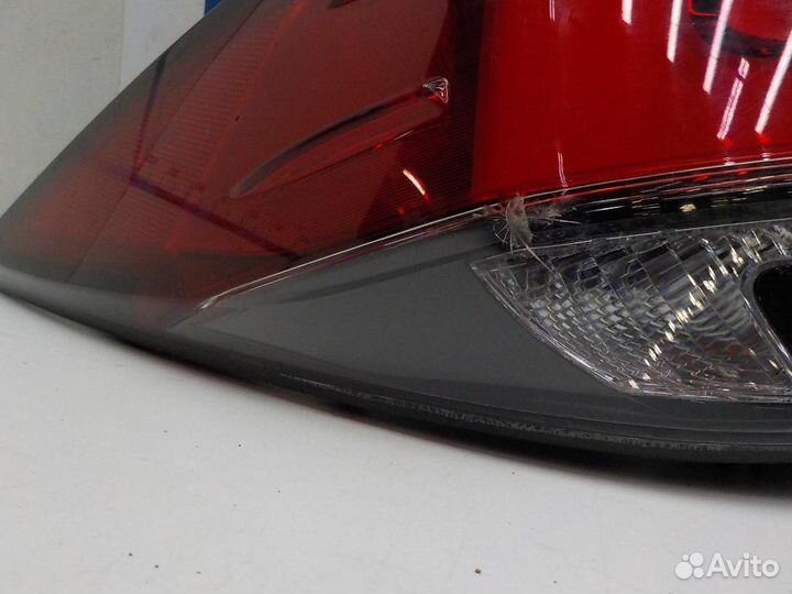 Фонарь задний наружный левый Lexus RX200t/RX300/RX