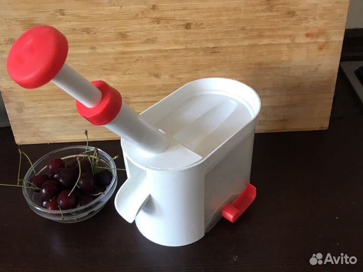 Машинка для удаления вишневых косточек