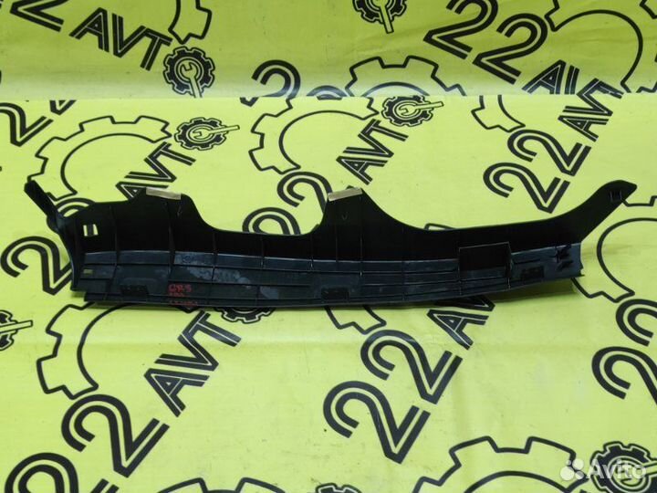 Накладка стойки нижняя задняя правая Lexus Gs350