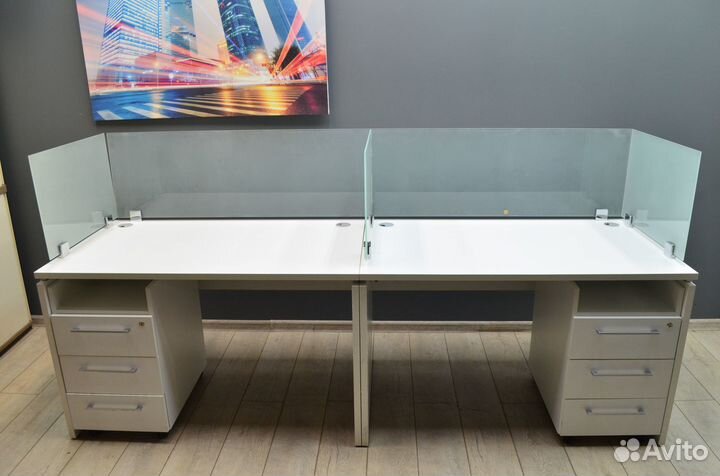 Стол письменный с подкатной тумбой