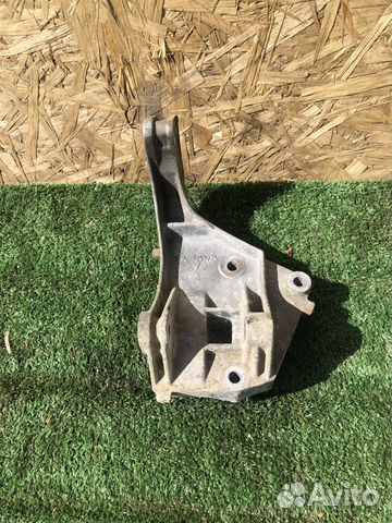 Кронштейн генератора LADA Granta