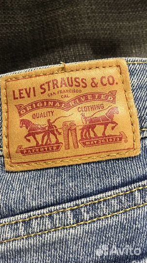 Джинсы levis