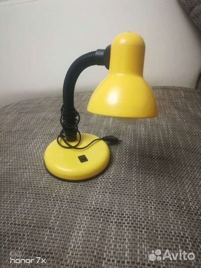 Светильник настольный