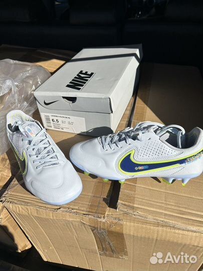 Футбольные бутсы