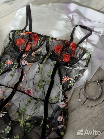 Корсет кружевной