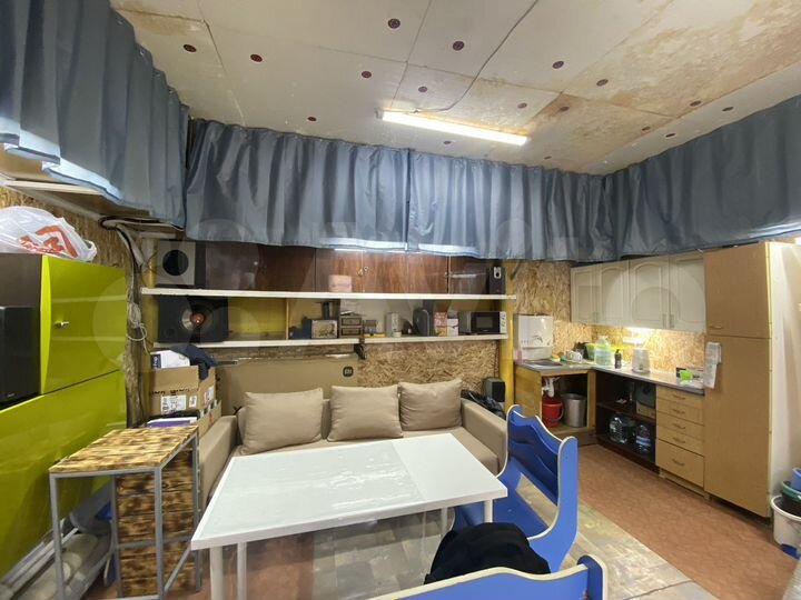 Гараж, > 30 м²