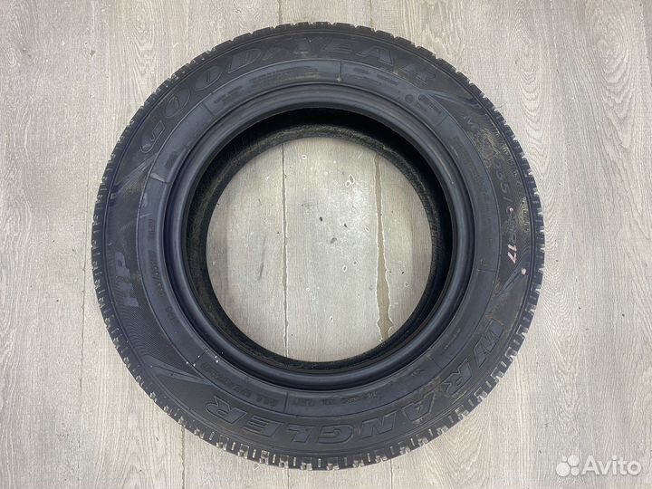 Goodyear Wrangler HP All Weather 235/65 R17
