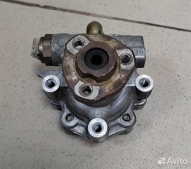 Насос гур WV Golf 4, Skoda Octavia, Bora KYB 100