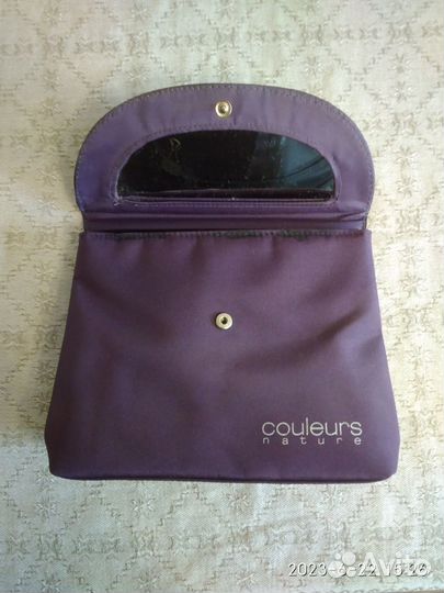 Косметичка фирмы Ив Роше