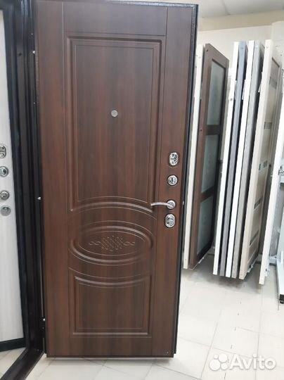 Металлическая входная дверь