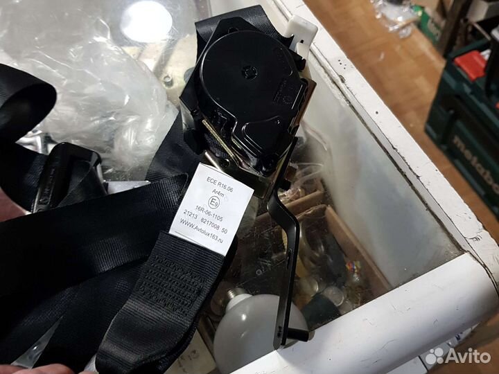 Ремень безопасности задний инерционный на Лада 4х4