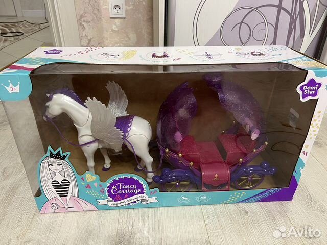 Карета с лошадью