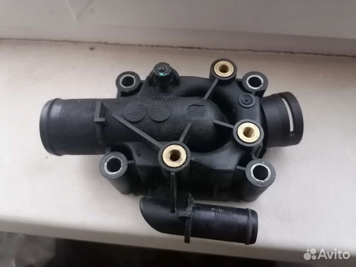 Продам корпус термостата Citroen C4 ty5jp4