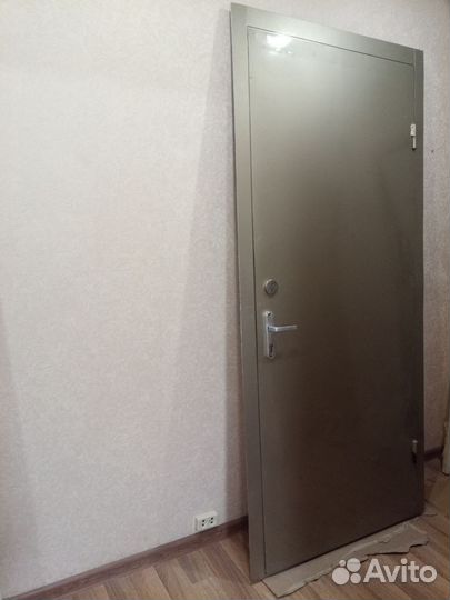 Дверь входная металлическая