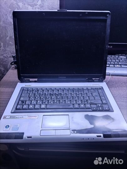 Ноутбук в разборе Toshiba Satellite L40-14H