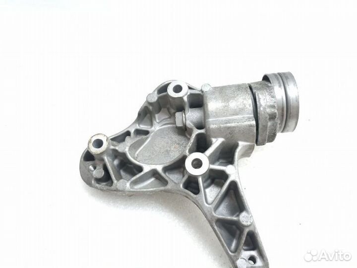 Кронштейн компрессора кондиционера Volkswagen Golf