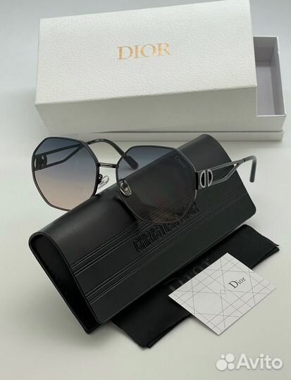 Солнцезащитные очки Dior 0001