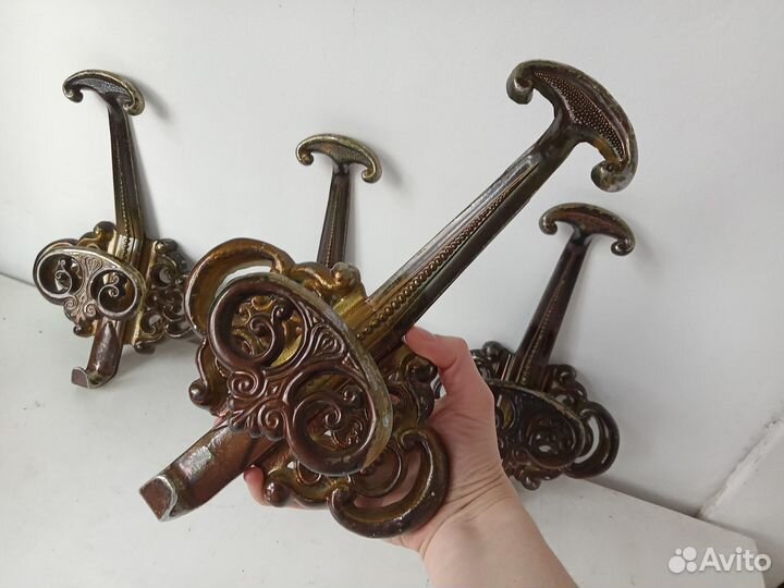 Вешалки настенные СССР крючки мебельные