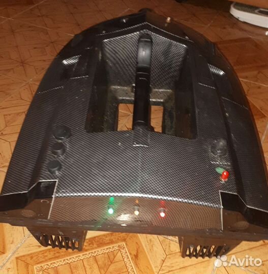 Carpboat skarp carbon +fish finder FD500