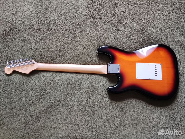 Электрогитара Fender squier bullet Strat