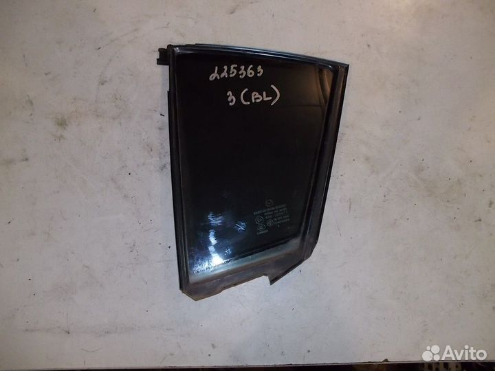 Стекло двери заднее левое глухое. 11 год