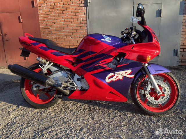 Авито мотоциклы хонда 600. Мотоцикл хонда сибир 600. Cbr 600 кубов. Спортбайк хонда cbr 600. Ямаха 600 кубов спортбайк.