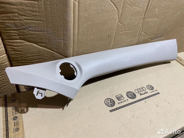 Обшивка передней стойки правая LADA X-Ray Новая