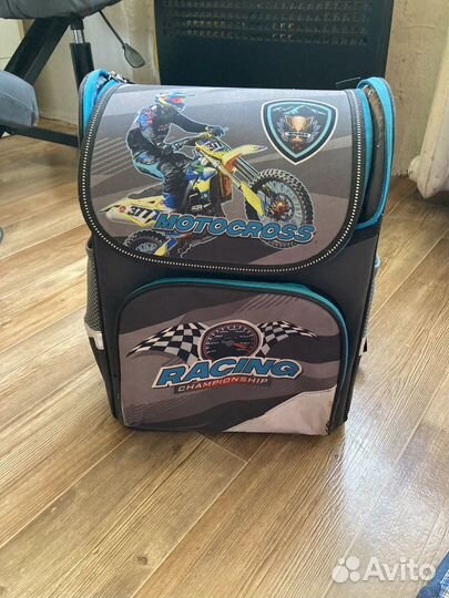 Рюкзак школьный