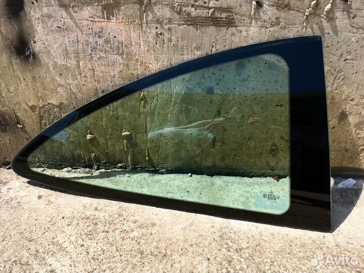 Форточка заднего L+R крыла для Mercedes W208