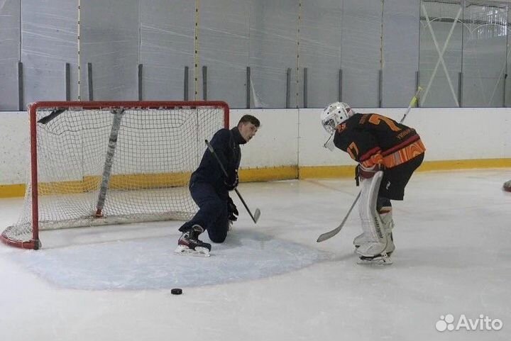 Тренер вратарей по хоккею