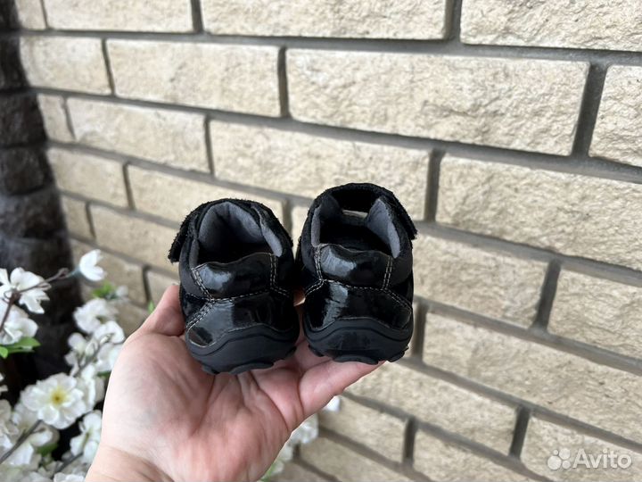 Кроссовки детские 20