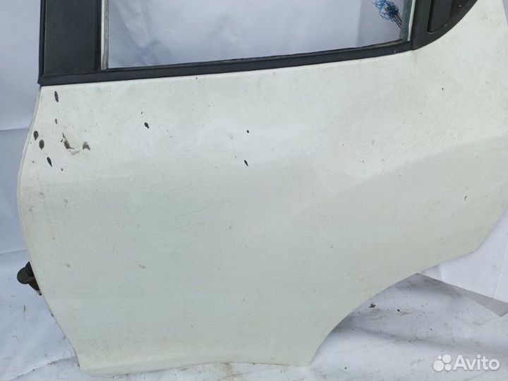 Дверь боковая задняя левая Nissan Juke