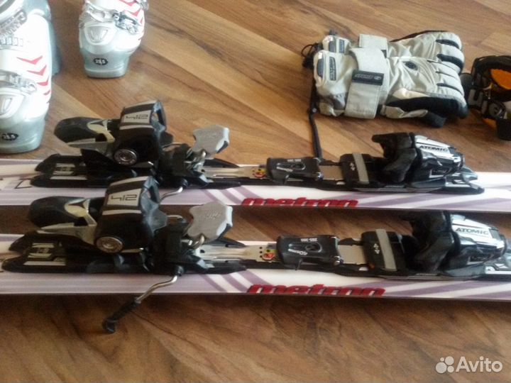 Продам горные лыжи и ботинки Atomic
