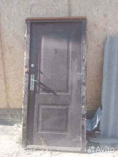 Дверь входная металлическая