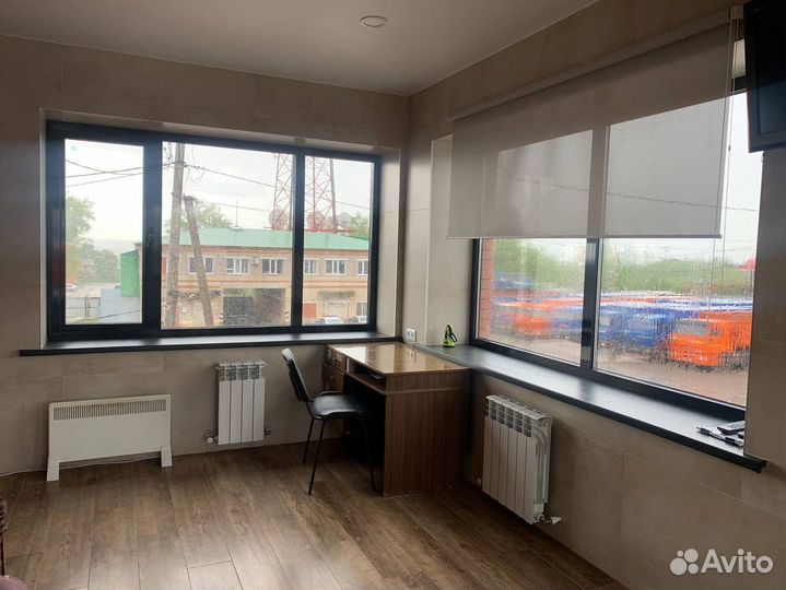 Окрашенные пластиковые двери и окна