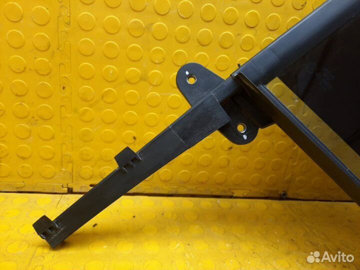 Стекло двери заднее левое Volkswagen Polo CK