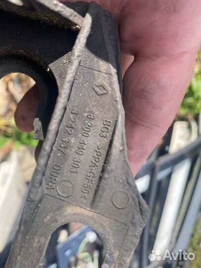 Кронштейн 8200449303 тросса МКПП рено дастер