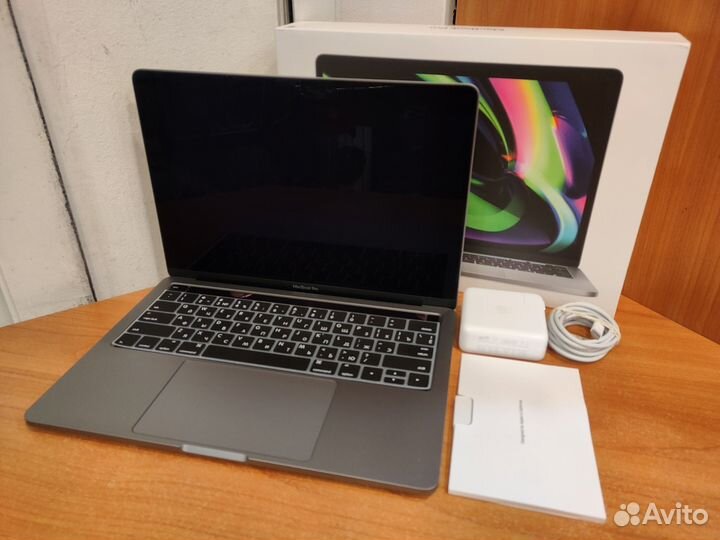 Apple MacBook Pro 13 A2338 mneh3LL/A 2022