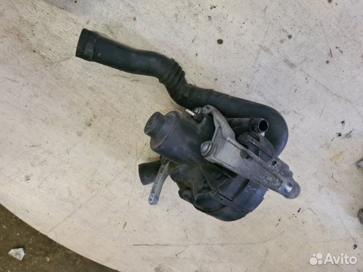 Насос продувки катализатора Mercedes-Benz S-Klass