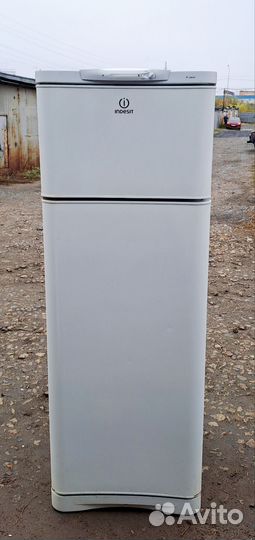 Холодильник indesit