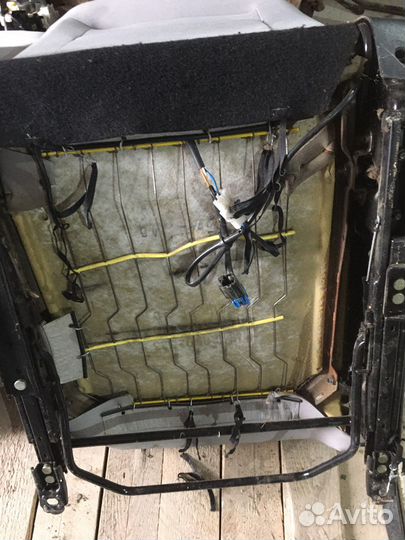 Сиденья на мицубиси каризма